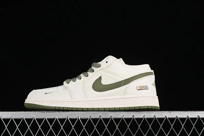 All categories Air Jordan Jordan series basketball shoes Air Jordan 1 Low High-end customized low-top sneakers Air Jordan 1 Low AJ1 Joe 1 Gucci joint-beige knitted High-end customized low-top retro basketball shoes DM5688-103